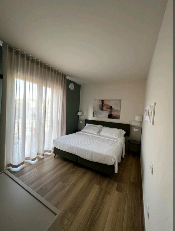 A&G Suites Parma Bagian luar foto